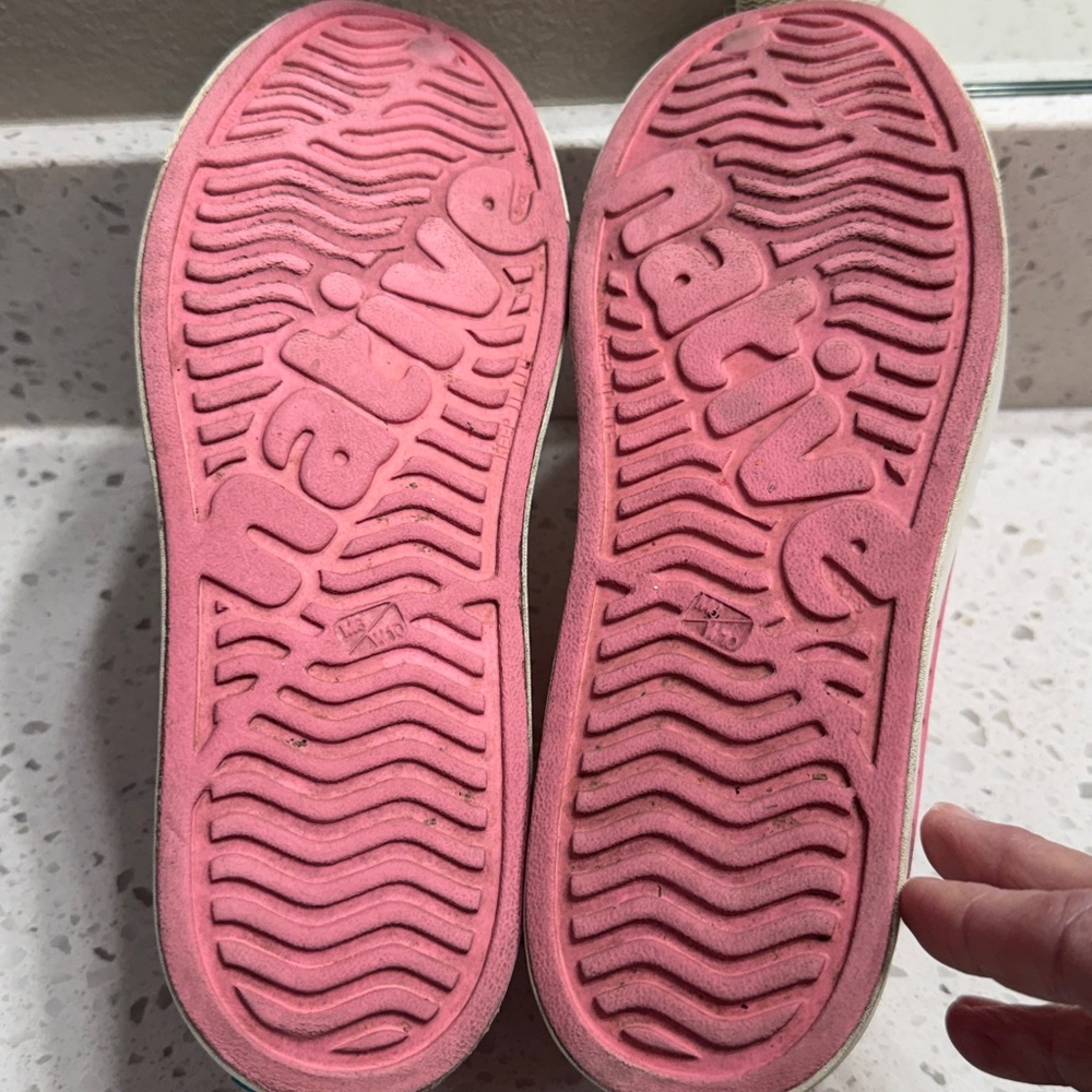 Native Jefferson’s Pink Perforated Slip-Ons GUC Women’s SZ 10 Men’s SZ 8 summer - Picture 5 of 6